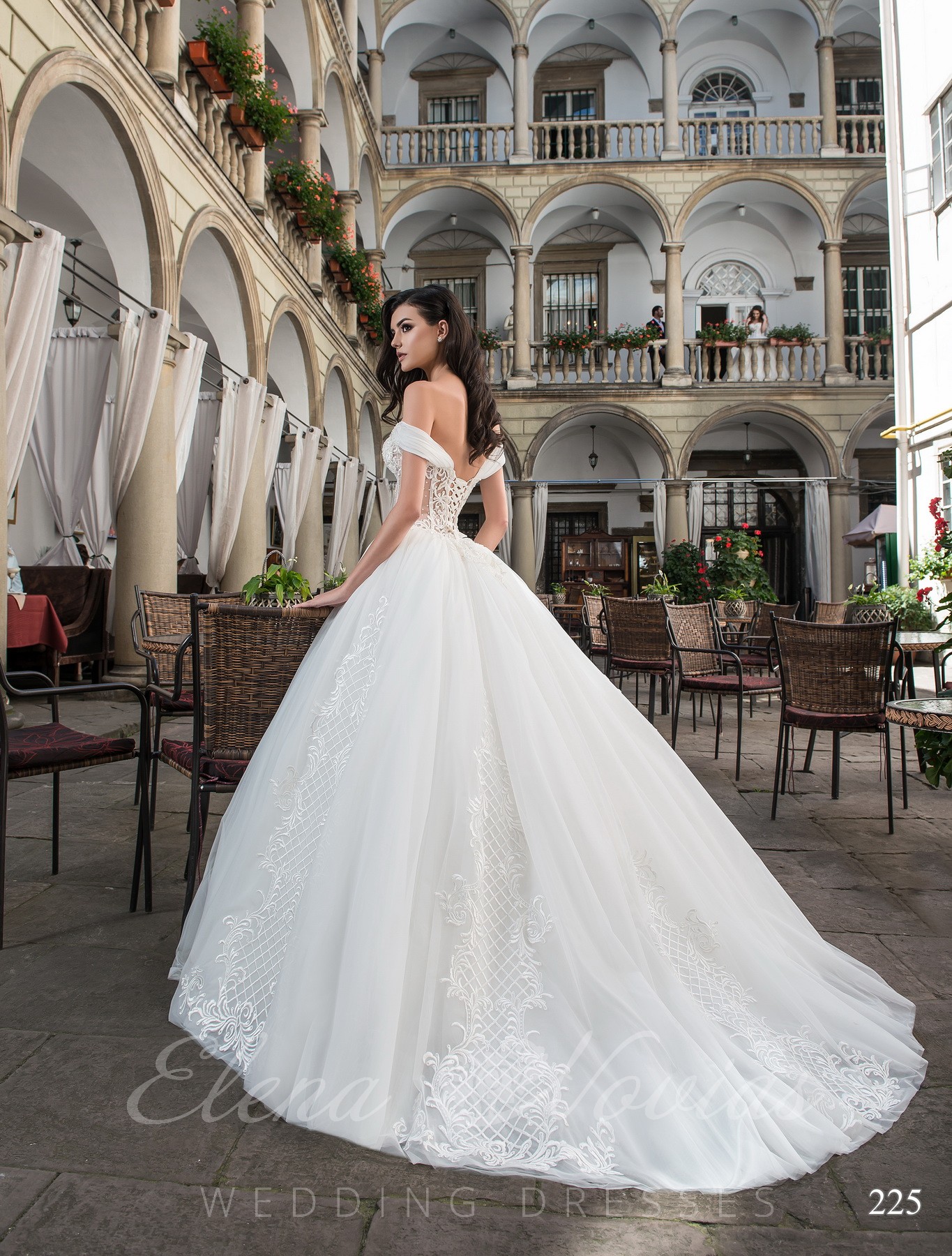 White wedding dress model 225